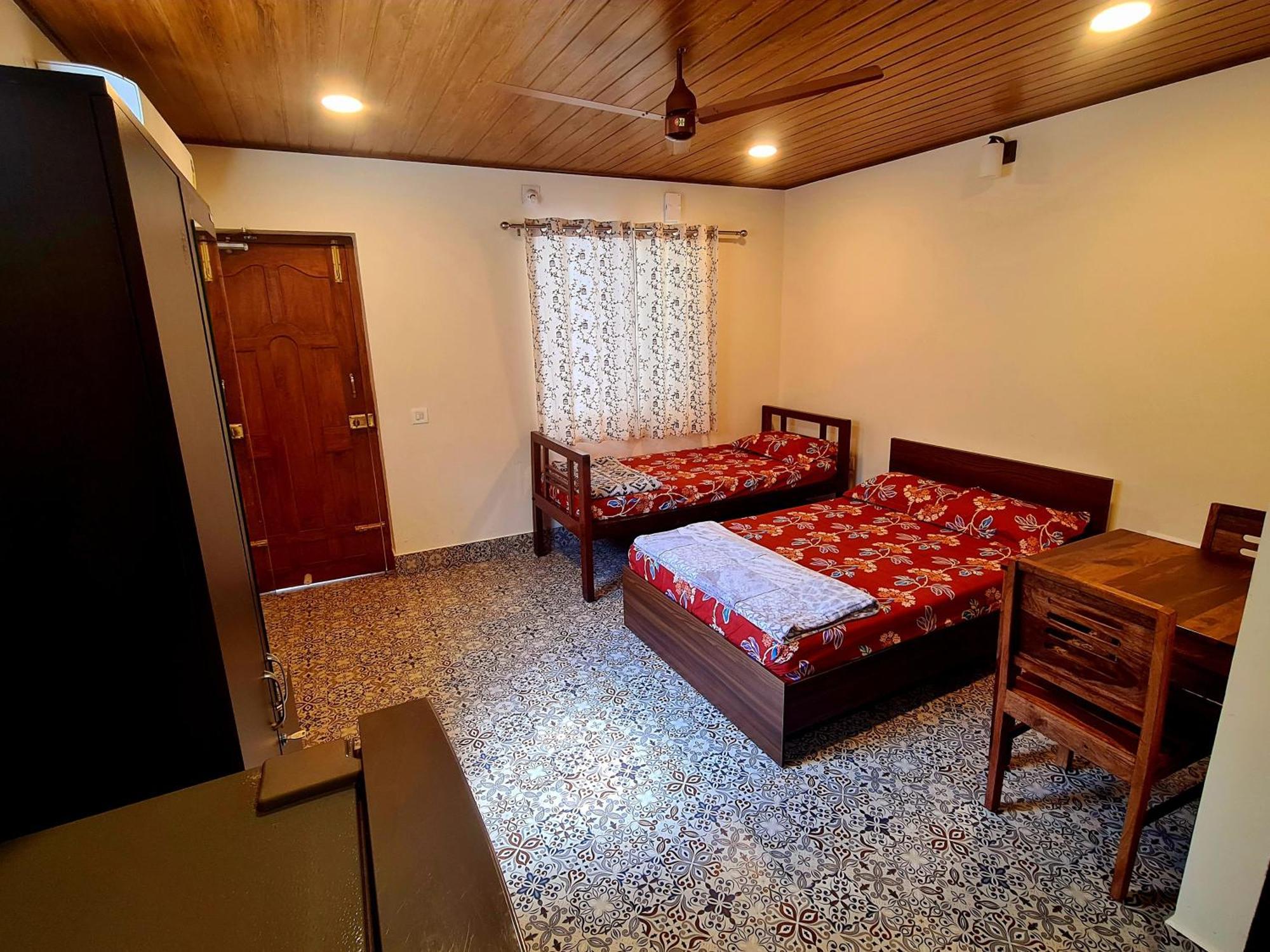 Sunny Smiles Homestay Мангалор Экстерьер фото